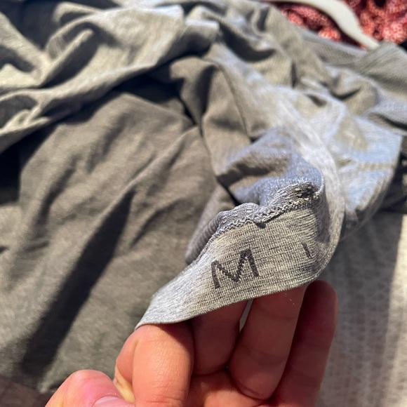 Men’s Lululemon Vent Tech Shirt - Picture 2 of 5